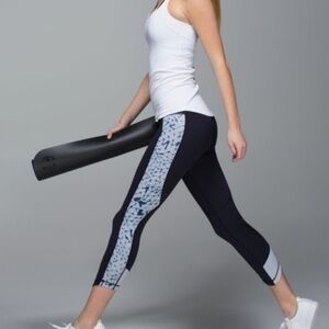 Lululemon‎ Retreat 7/8 Leggings